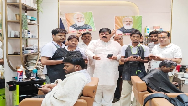 New record of BJP Durgesh Keshwani gave membership of BJP to cash artisans