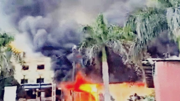 Massive fire in private hospital in Sagar know how the oxygen cylinder exploded