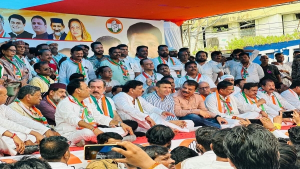 Jitu Patwari Congress protest in Jabalpur problem of dilapidated roads and garbage