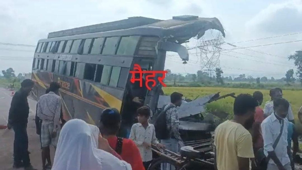 accident Passenger bus rammed into parked dumper in Maihar JCB and gas cutter cut bus accident Passenger bus rammed into parked dumper in Maihar JCB and gas cutter cut bus
