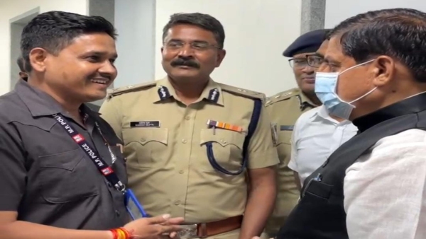 Rau MLA Madhu Verma PSO gave CPR at the time of heart attack CM Mohan Yadav announced reward Rau MLA Madhu Verma PSO gave CPR at the time of heart attack CM Mohan Yadav announced reward