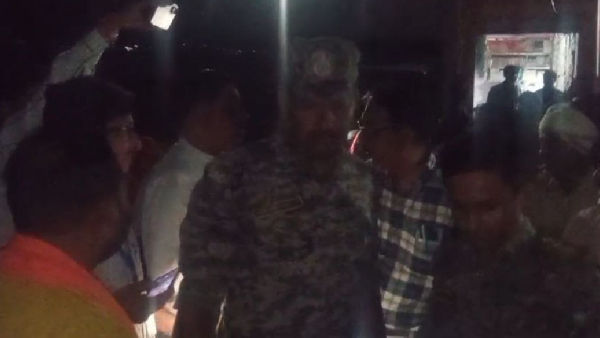 Woman slapped SDM of Datia Bhander