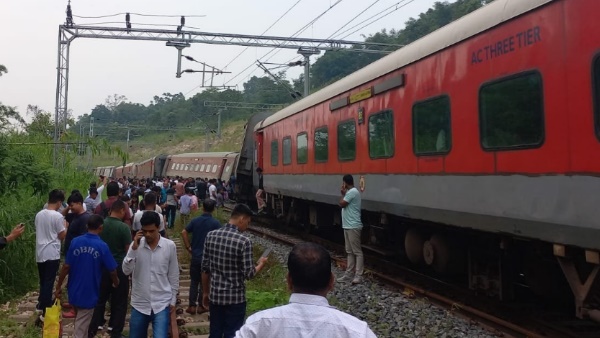 Agartala LTT Express derailed