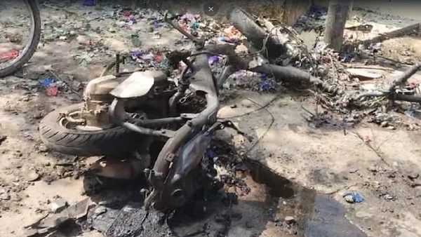 Andhra Pradesh K Eluru me pyaz bam dhamaka 3 yuvakon ki maut CCTV Footage Viral