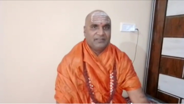 Atmanand Giri received threat from Pakistan Atmanand Giri received threat from Pakistan