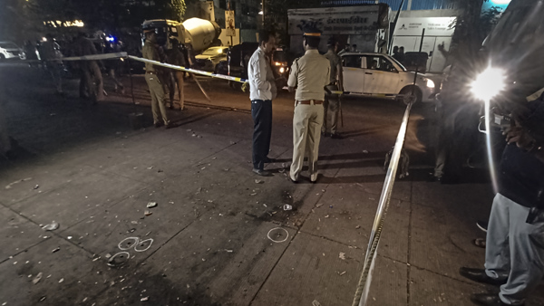 Baba Siddiqui hatyakand police on spot
