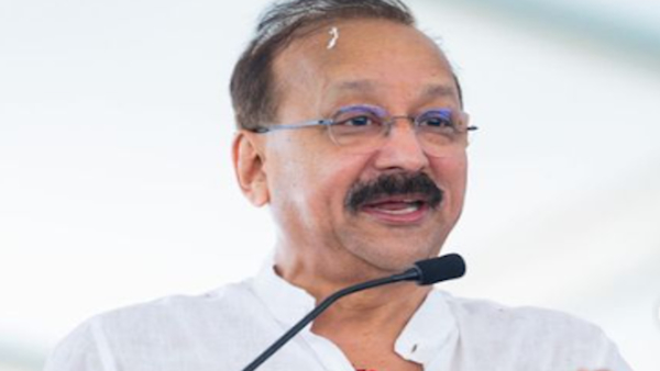 Baba Siddiqui passes away