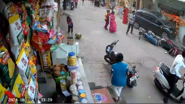 Indore News DhanteraIndore News Dhanteras Rangoli two girls car s Rangoli two girls car