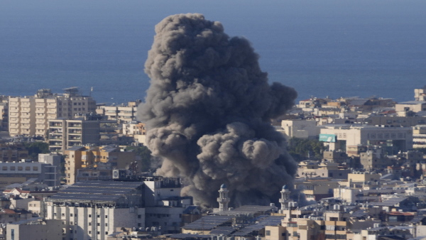Israel strikes Hezbollah