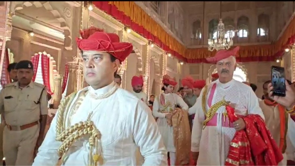 Jyotiraditya Scindia Royal Outfit on Dussehra Jyotiraditya Scindia Royal Outfit on Dussehra