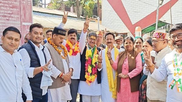 Kedarnath by election 2024 Congress Manoj rawat filed nomination crowd exposed claims of development