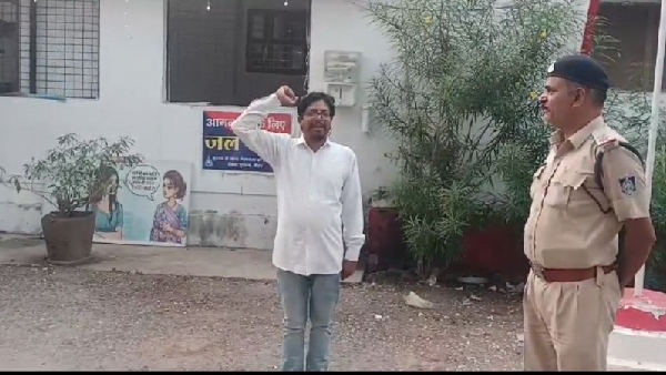 Maihar Court Jai Hind slogans raised 5 times