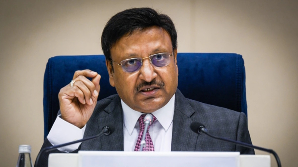 CEC Kumar asks Maharashtra DGP