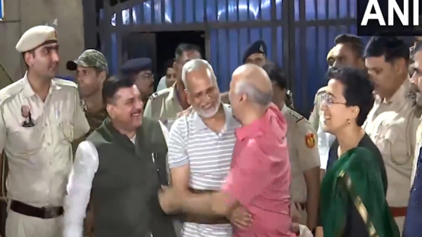 Satyendra Jain out from Tihar