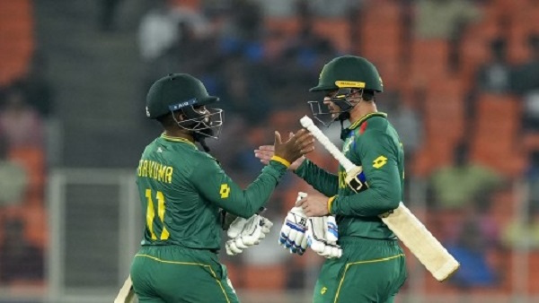 Temba Bavuma and Quinton de Kock Temba Bavuma and Quinton de Kock