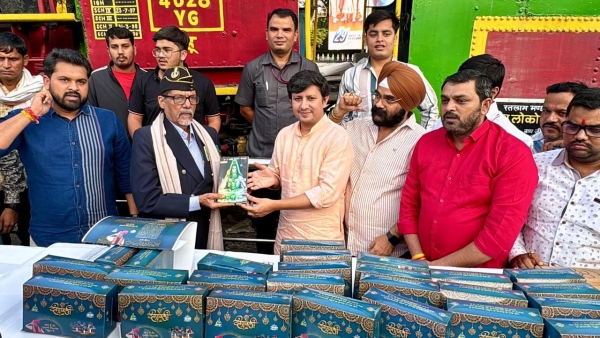 For Diwali Kailash Vijayvargiya sent gift packs of sweets and namkeen to soldiers posted on border