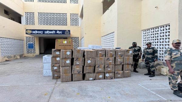 Minister Vijayvargiya sent gift packages to more than 5000 soldiers in Kashmir Rajasthan