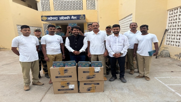 Minister Vijayvargiya sent gift packages to more than 5000 soldiers in Kashmir Rajasthan