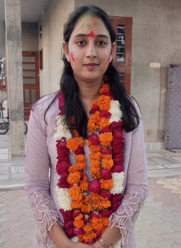 who is Radhika Bansal RJS Topper 2024