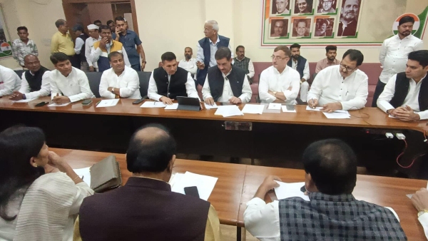 Jitu Patwari became emotional in Congress meeting big leaders were absent