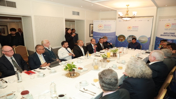 CM Mohan Yadav interacted with investors in London described MP as most suitable for business