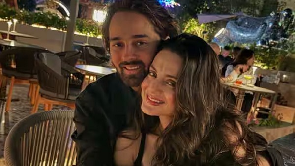 Ameesha Patel Dating Ameesha Patel Dating