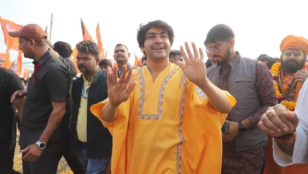 Dhirendra Shastri has blisters on his feet Dhirendra Shastri has blisters on his feet