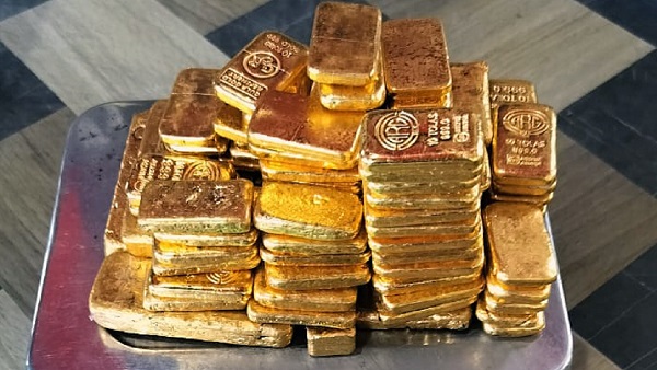 Railway Engineer Ranjan Sinha Detain Bihar Police Seized Gold Valued at 60 Lakh News In Hindi Railway Engineer Ranjan Sinha Detain Bihar Police Seized Gold Valued at 60 Lakh News In Hindi