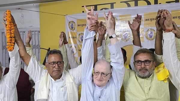 jan Suraj announces Dr Vinayak as candidate for Tirhut Graduate constituency in legislative council