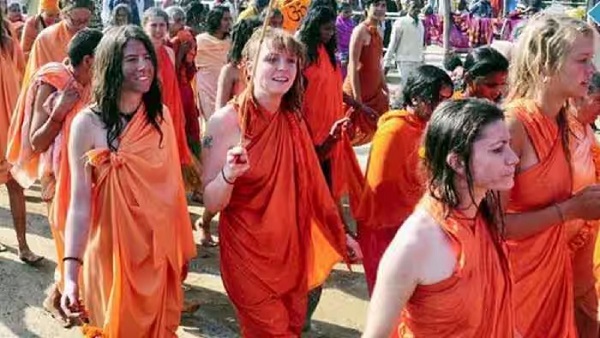 Mahila Naga Sadhu
