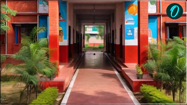 government-school-in-hapur-video-viral government-school-in-hapur-video-viral