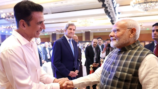 PM Modi and Akshay Kumar meeting
