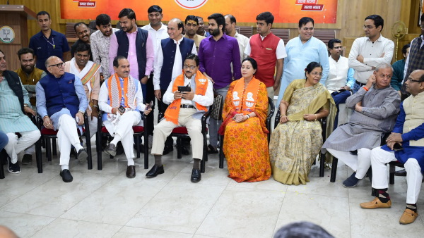 radha mohan das agrawal