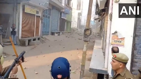 stone pelting in sambhal