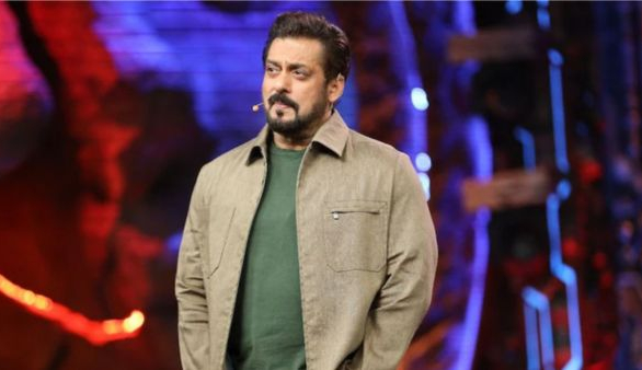 Yamini Malhotra Adin Rose and Aditi Mistry will have wild card entry in Bigg Boss 18 Salman Khan Vivian Dsena