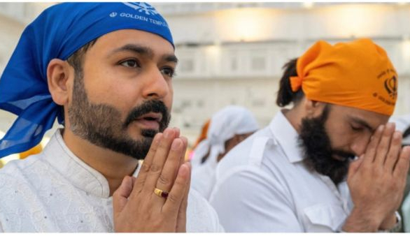 Ranveer Singh and Aditya Dhar reached Golden Temple to seek blessings before starting the next schedule of their film