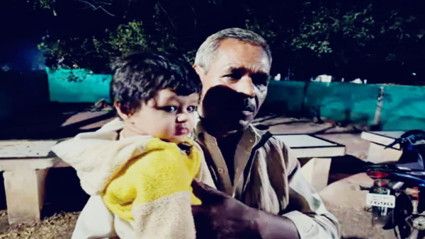 Child kidnapped from grandfather lap in Guna demand for ransom of Rs 14 lakh Child kidnapped from grandfather lap in Guna demand for ransom of Rs 14 lakh