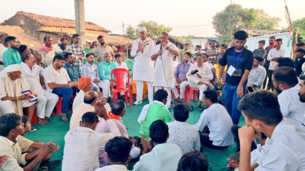 Arun Yadav held street meetings for Congress candidate Rajkumar Patel in Budhni Assembly by-election Arun Yadav held street meetings for Congress candidate Rajkumar Patel in Budhni Assembly by-election