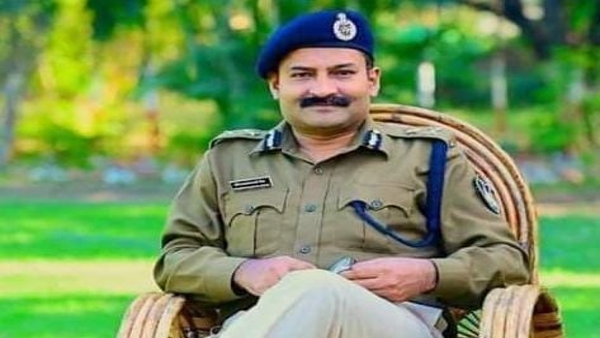 Create fake ID of Bhopal Police Commissioner Fraudsters are trying to cheat