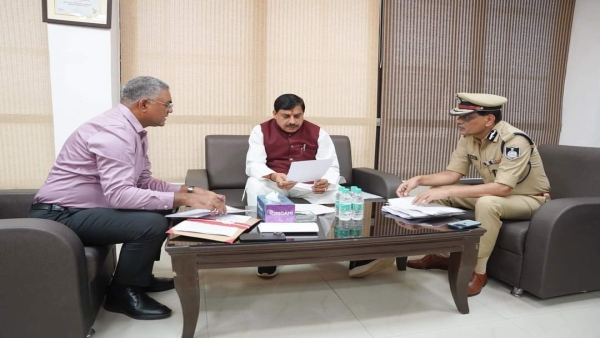 CM Mohan Yadav gave important instructions to the police to control cyber crime