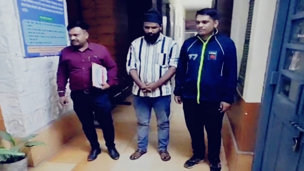 Cyber fraud by Akash Gaur son of MP minister Krishna Gaur money transferred through QR code Rs 3 lakh revealed