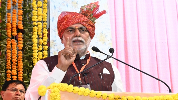Works like farm roads ponds and gravel roads resumed in Gram Panchayats Minister Pahlad Singh Patel