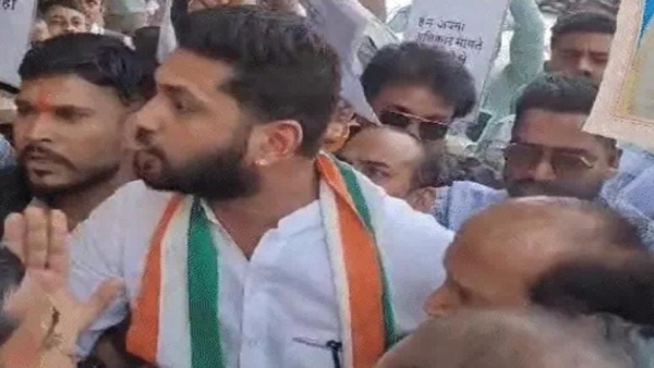 Gherao of corporation office protest against housing project pm awas Mughalia-Ganganagar Gherao of corporation office protest against housing project pm awas Mughalia-Ganganagar