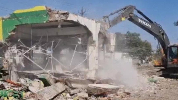 Part of Pahalwan Baba Dargah was removed in Ratlam administration took action