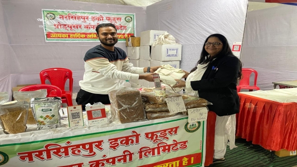 Unique combination of jaggery and cardamom from Karli Narsinghpur shown in Heart Bazaar fair benefits