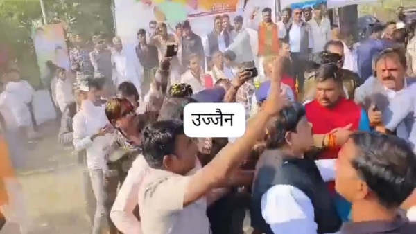 Fight with former MLA Bahadur Singh Dispute in front of Minister Gautam Tetwal viral VIDEO
