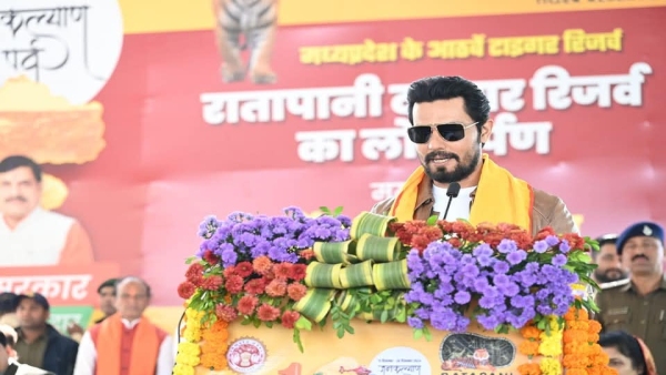 CM Mohan Yadav offers Bollywood actor Randeep Hooda to contest elections