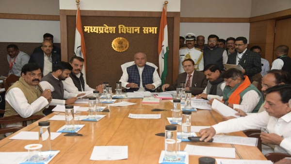 MP Assembly winter session Mukesh Malhotra oath not taken Congress creates ruckus over issues