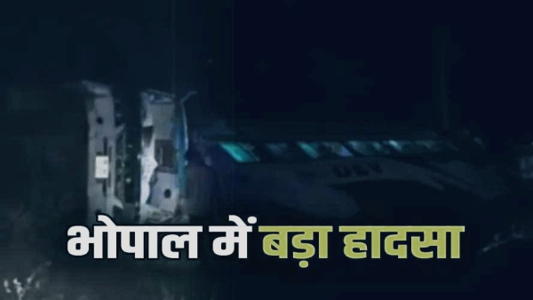 Accident bus going from vidisha to Lateri overturned in the field in Runaha passengers injured