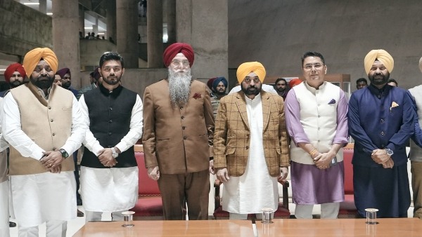 Aap MLAs